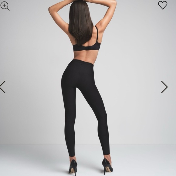 SKIMS BODY CORE SCULPT
LEGGING | ONYX Size 1X - Picture 4 of 6